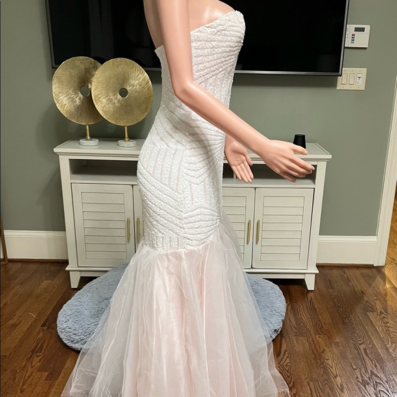 Madison Long Mermaid Formal Prom Dress. Size 7/8.Like New! Worn 1x. Perfect Fit! - Picture 4 of 6